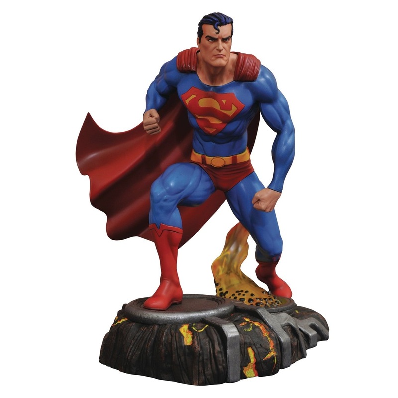 DC Comics Gallery: Superman PVC Statue